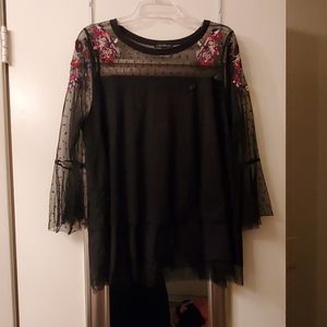 Bell sleeve embroidered top